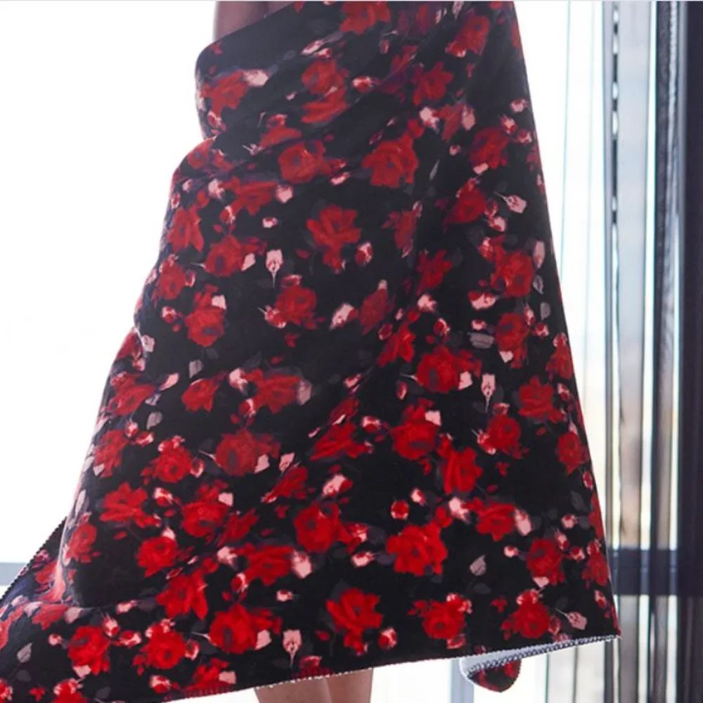Victoria’s Secret Bold Black & Crimson Floral Sherpa Throw Blanket *RARE*